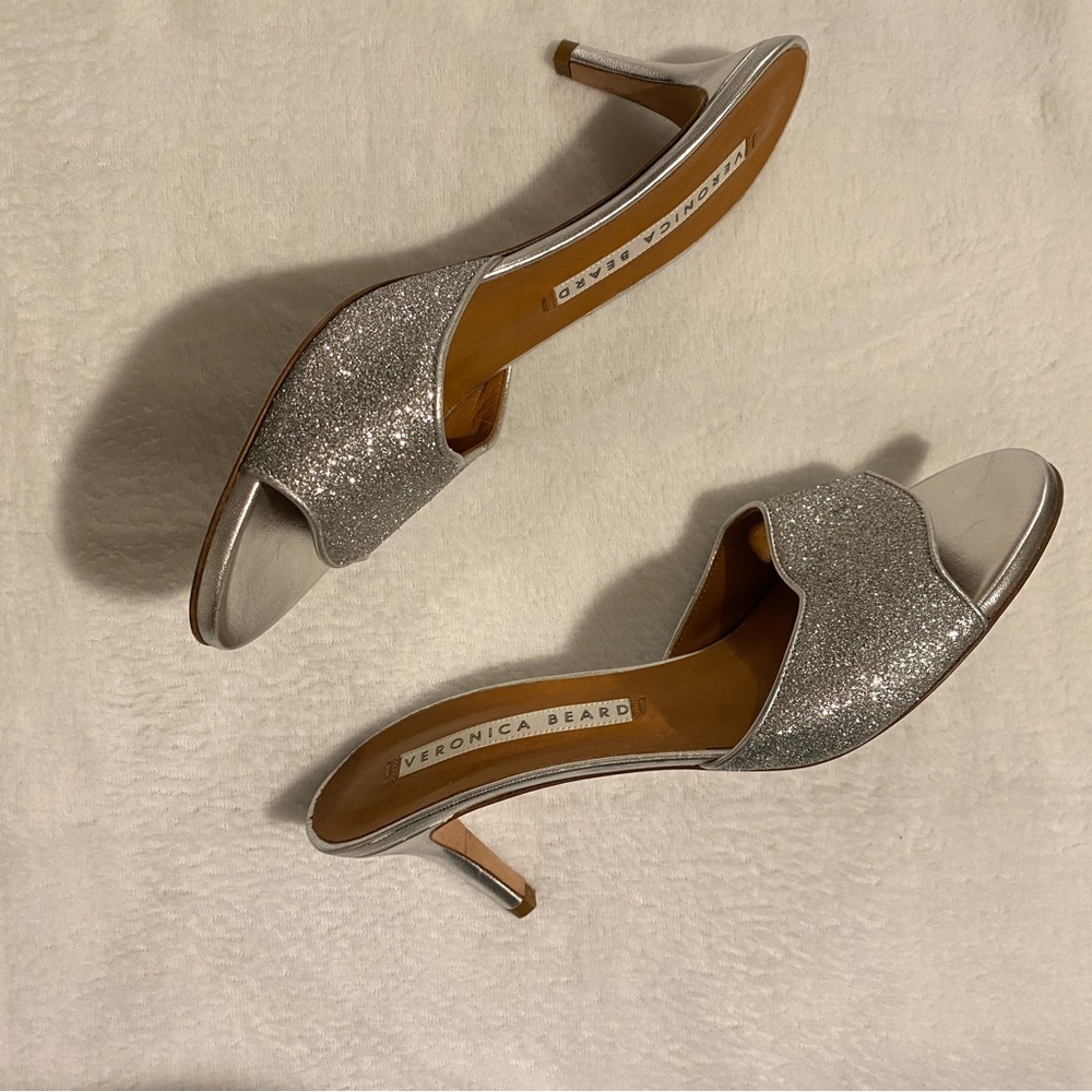 Veronica Beard silver glitter 2.5” heel formal slipper  US 5.5 made in Italy